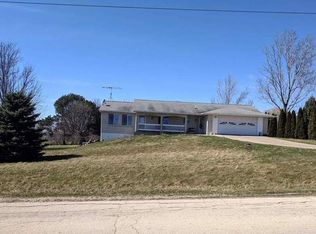 16621 S Mound Rd, Sherrill, IA 52073