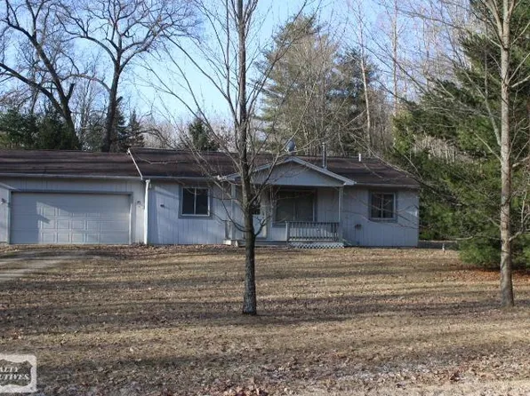 6352 White Acre Dr, Lake, MI 48632