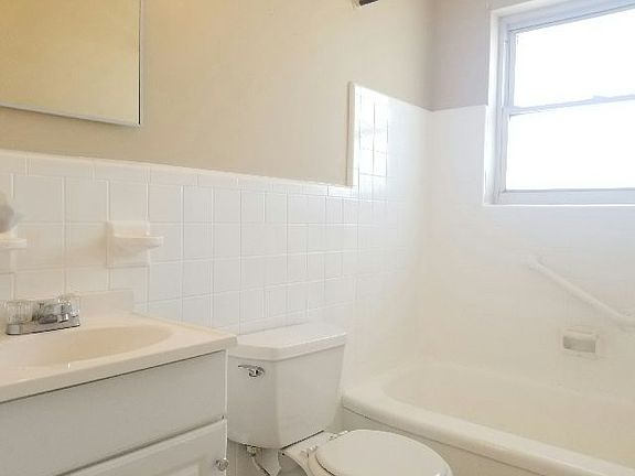 5th image of 1375 Pasadena Ave S APT 1