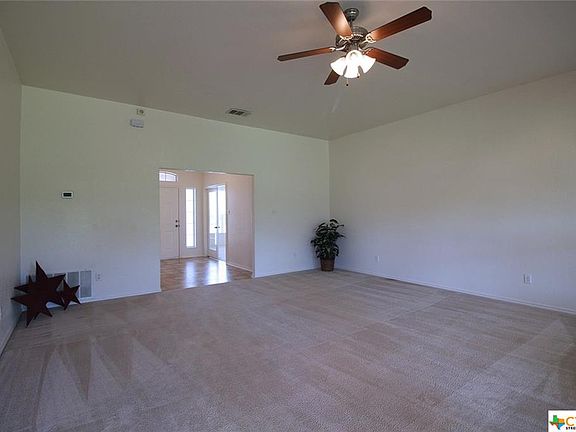 4th image of 403 Dixon Dr
