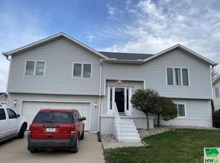 1508 Chokecherry Ln, South Sioux City, NE 68776