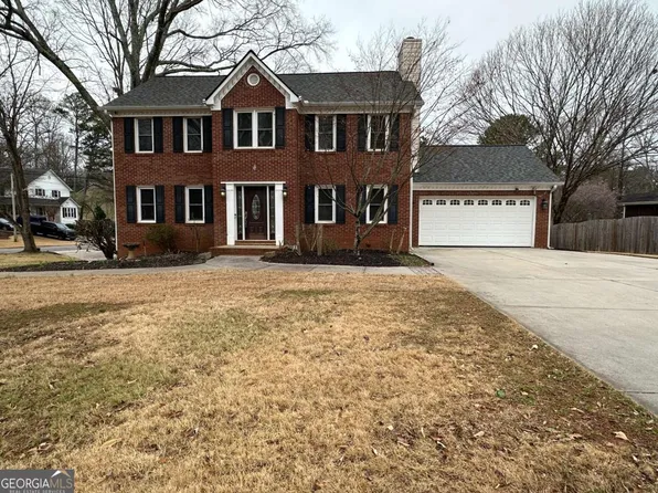 701 Deer Oaks Dr, Lawrenceville, GA 30044