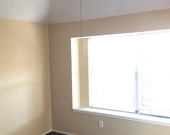 5th image of 7400 Ashcroft Cir