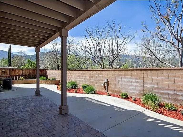 24967 Cliffrose St — Photo 23