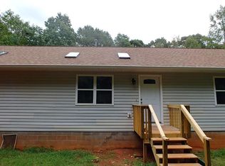 490 Waspnest Rd, Wellford, SC 29385