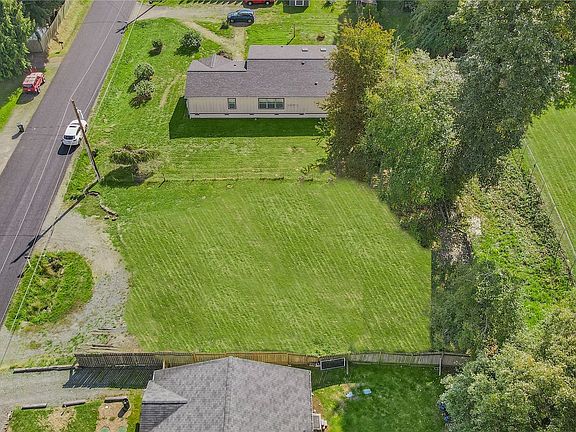 4th image of 15802 83rd Avenue E