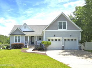 105 Argosy Dr, New Bern, NC 28560