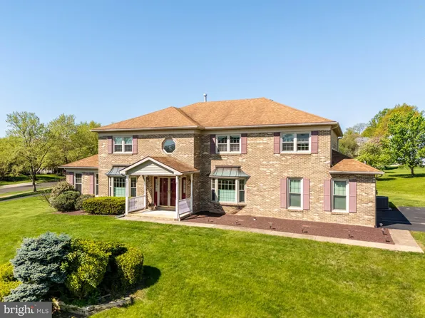 118 Gwynedd Lea Dr, North Wales, PA 19454