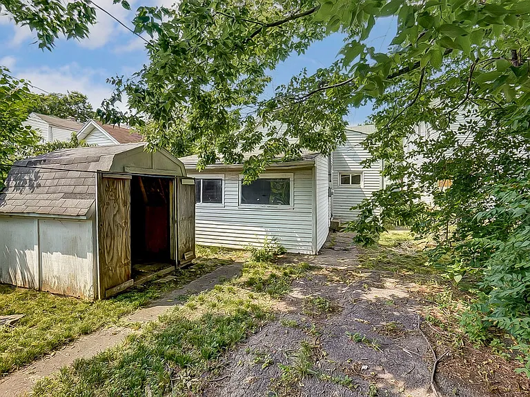 424 Bantz Ct — Photo 19