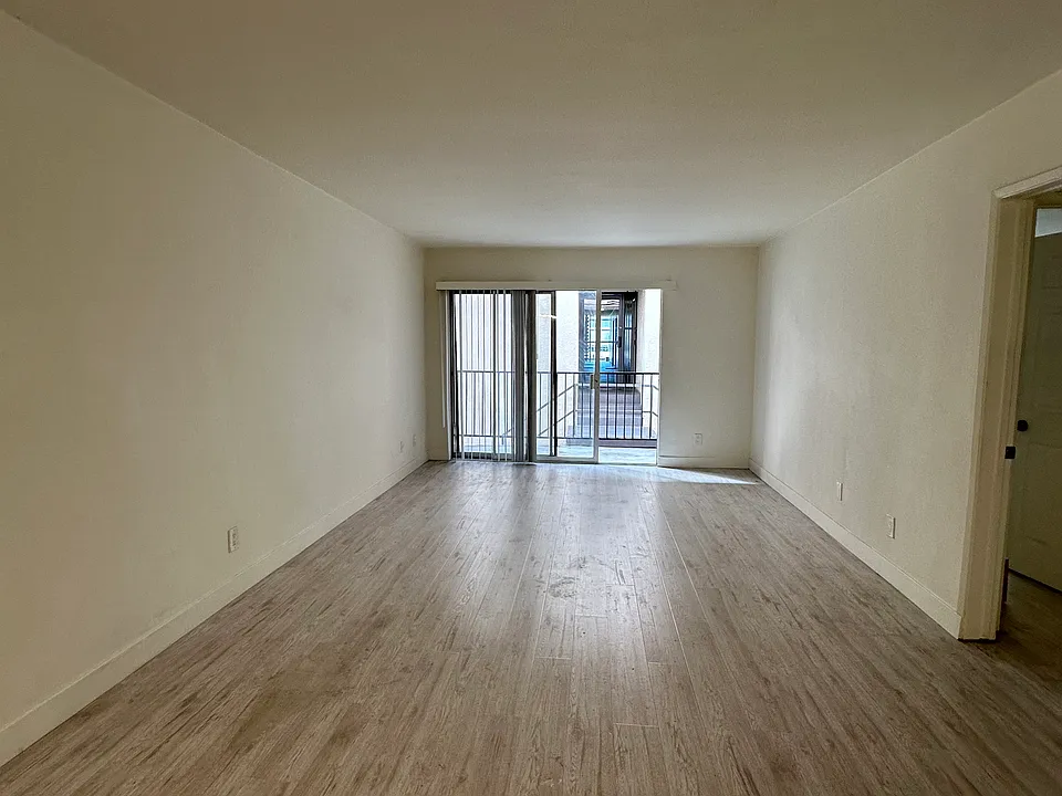 1710 Purdue Ave #108
