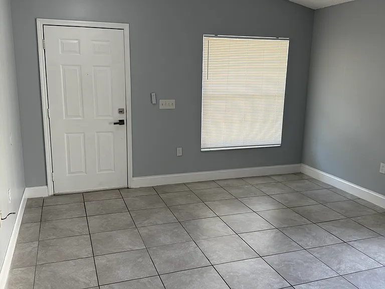 1123 Isadore Dr — Photo 3