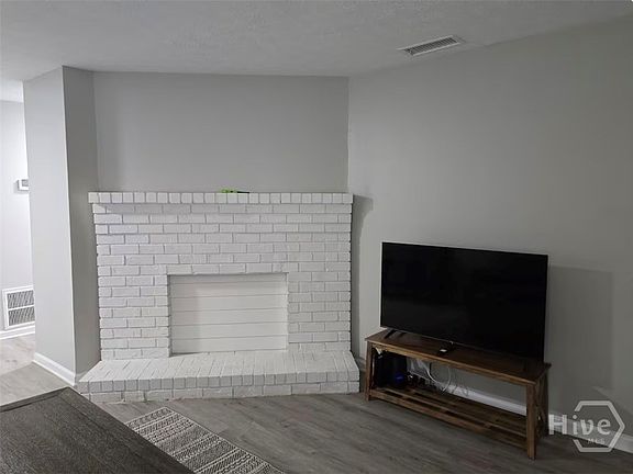 3rd image of 147 Ramble Hills Cir