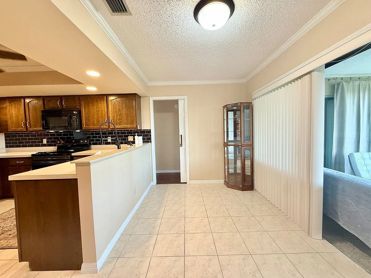 SFH - 1739 Lake Marion - SFH - 1739 Lake Marion — Photo 1