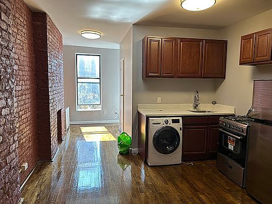 1st image of 235 E 111th St APT 1