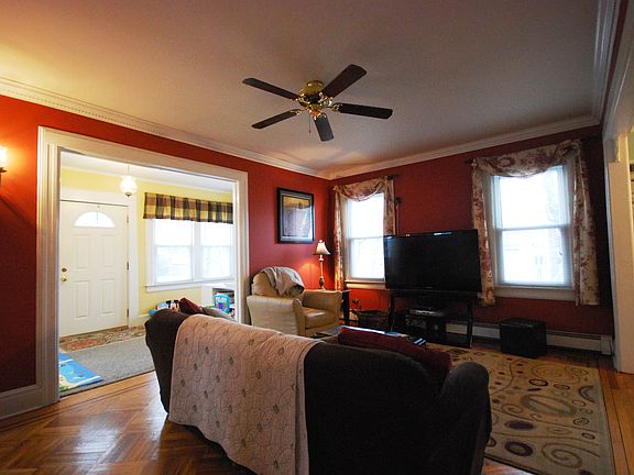 4th image of 10 Norwood Pl