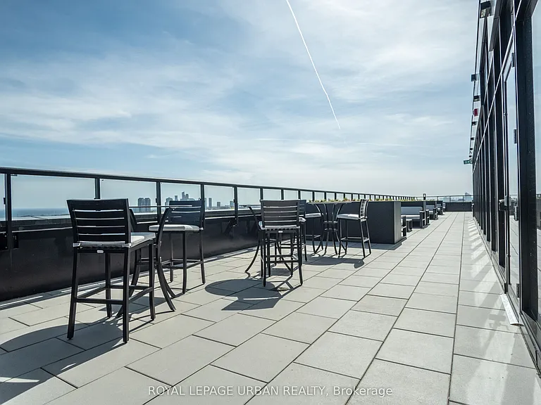 1660 Bloor St W #913 — Photo 28