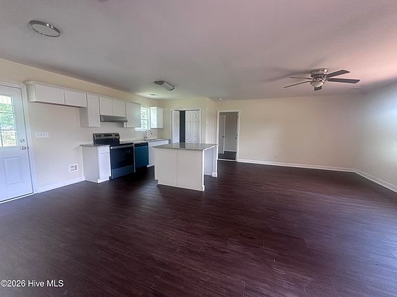 5th image of 938 Quaker Road Drive