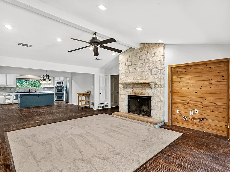 16740 Redbud Dr — Photo 3