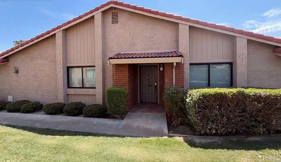 103 S Camino Arroyo Sq #1
