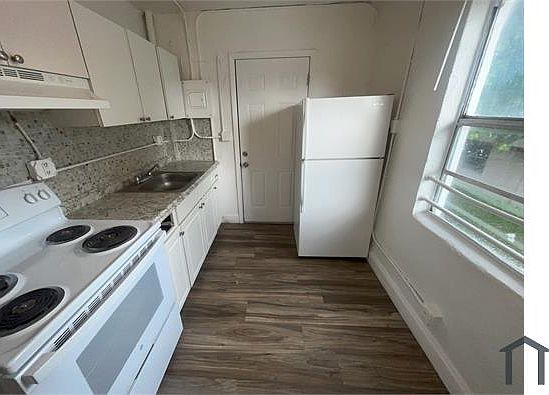 4th image of 840 NW 5th Ave APT 7