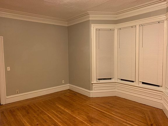 4th image of 8 Somerset St APT 1