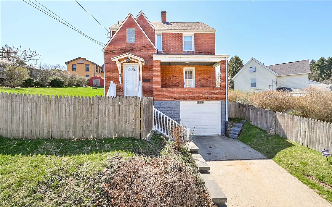 136 Montville St photo 1