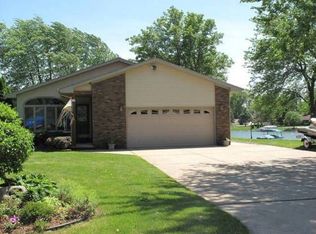 177 Hawthorne Dr, Brooklyn, MI 49230