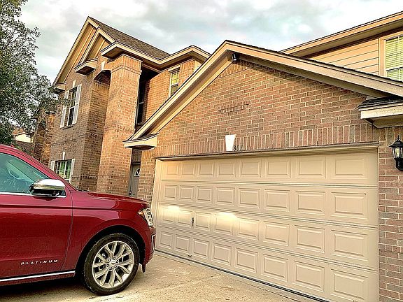 2nd image of 807 Yellowstone Dr