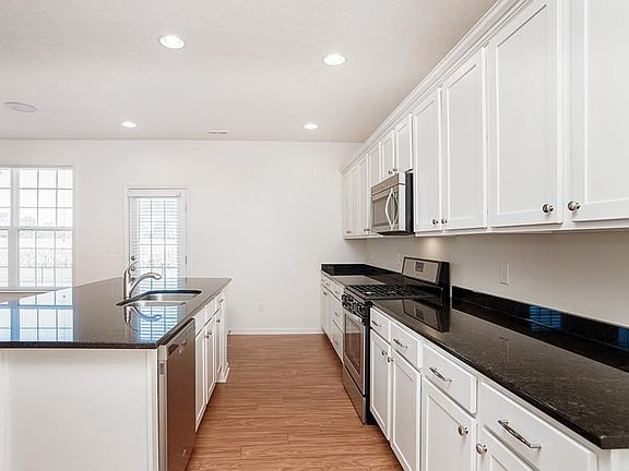 5th image of 7716 Eagle Crescent Dr