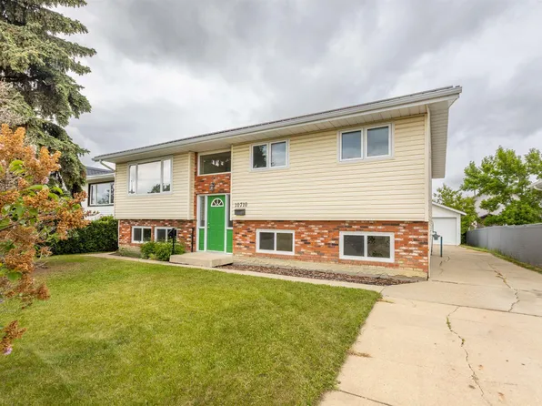 10710 97th Ave, Morinville, AB T8R 1E3