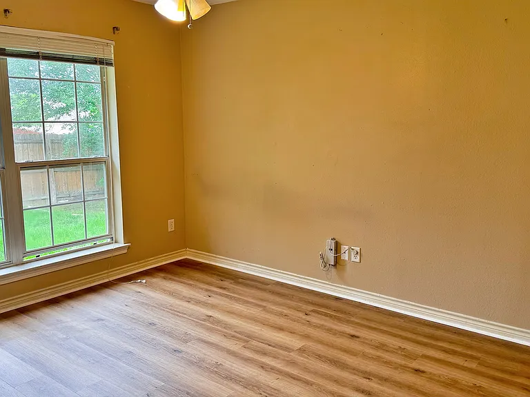 243 Stuttgart Cir — Photo 11