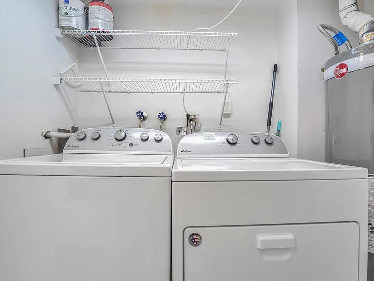 3075 Gardens East Dr #24 — Photo 14