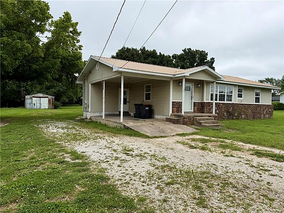 3rd image of 1109 Sugar Hill Rd