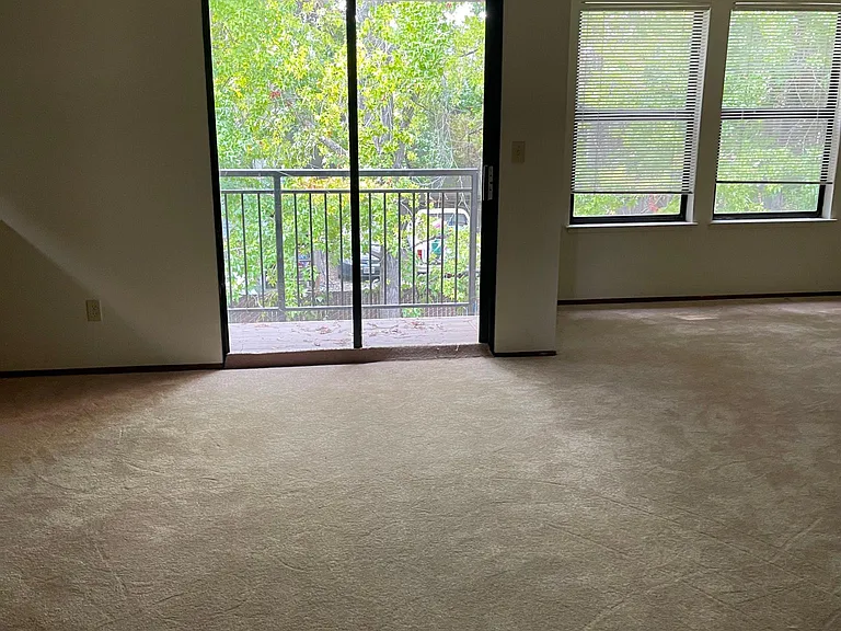 225 Carrillo St — Photo 3