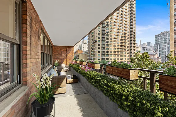 Sold by Compass | media 17