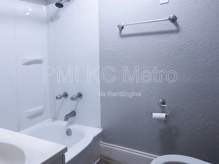 301 Bellefontaine Ave #B — Photo 14