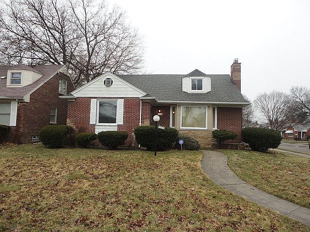 1st image of 4004 W Outer Dr