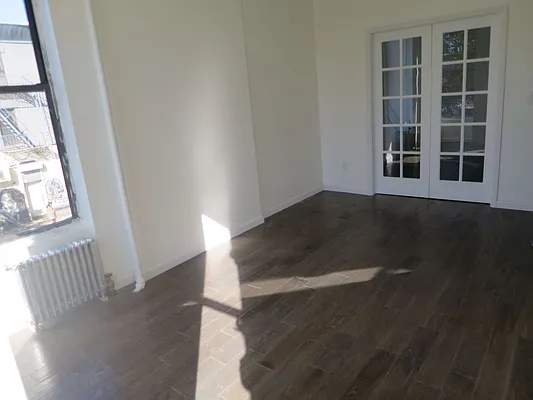 Rented by 50 Stanhope LLC | media 42