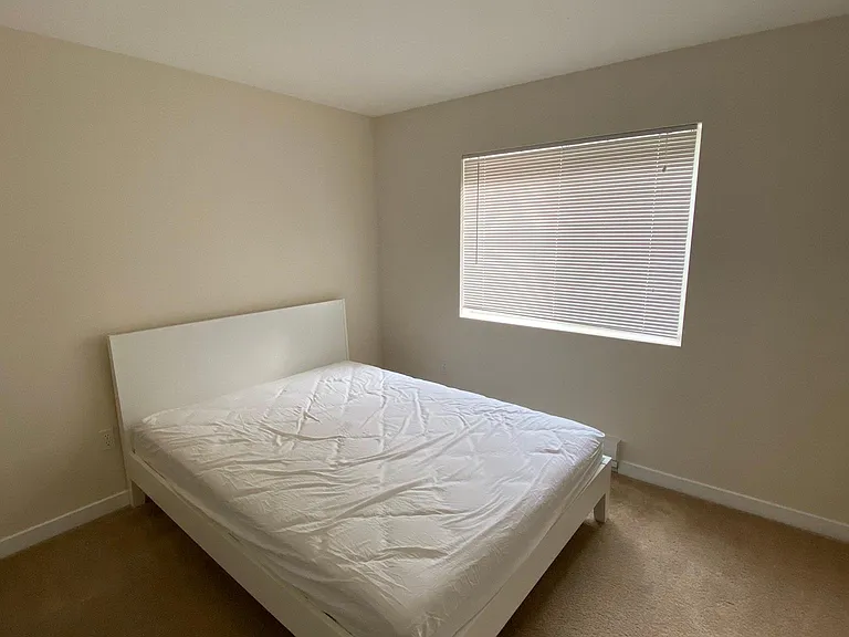 18501 SE Newport Way #J242 — Photo 9