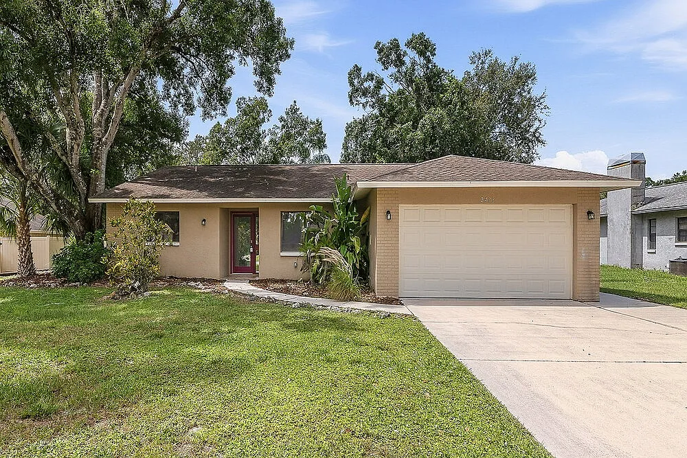 3 bed, 2.0 bath, 1523 sqft, $2,385 — Photo 1