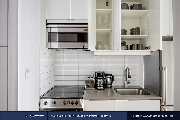 Rented by The Blueground | media 18