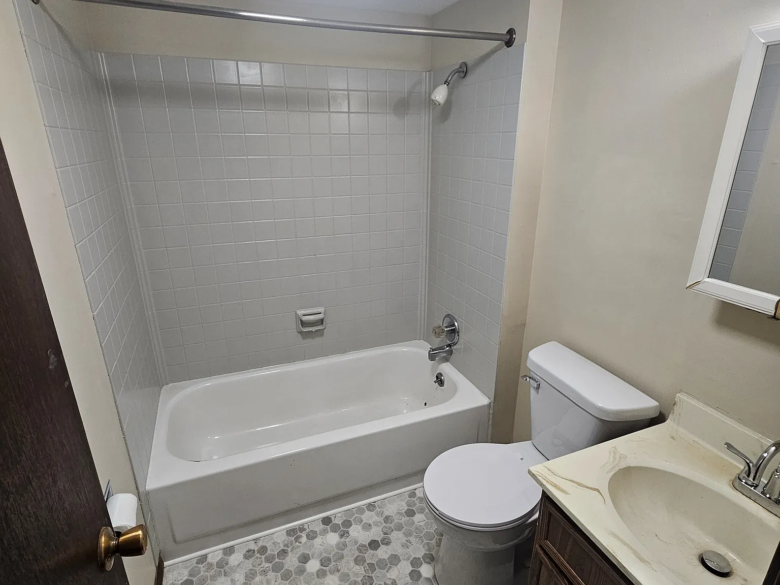 1 bed, 600 sqft, $800 — Photo 3