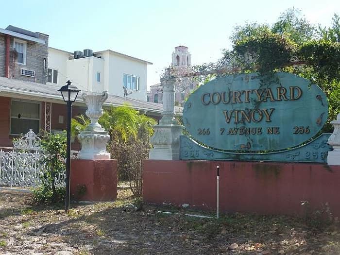 Courtyard Vinoy