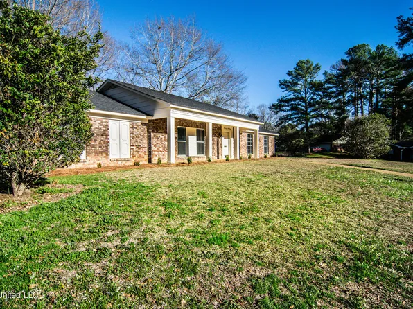 1204 Woodfield Dr, Jackson, MS 39211