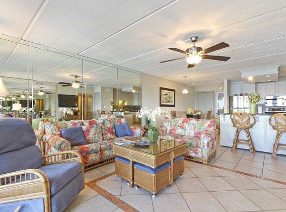 2nd image of 3113 Laguna Blvd #101