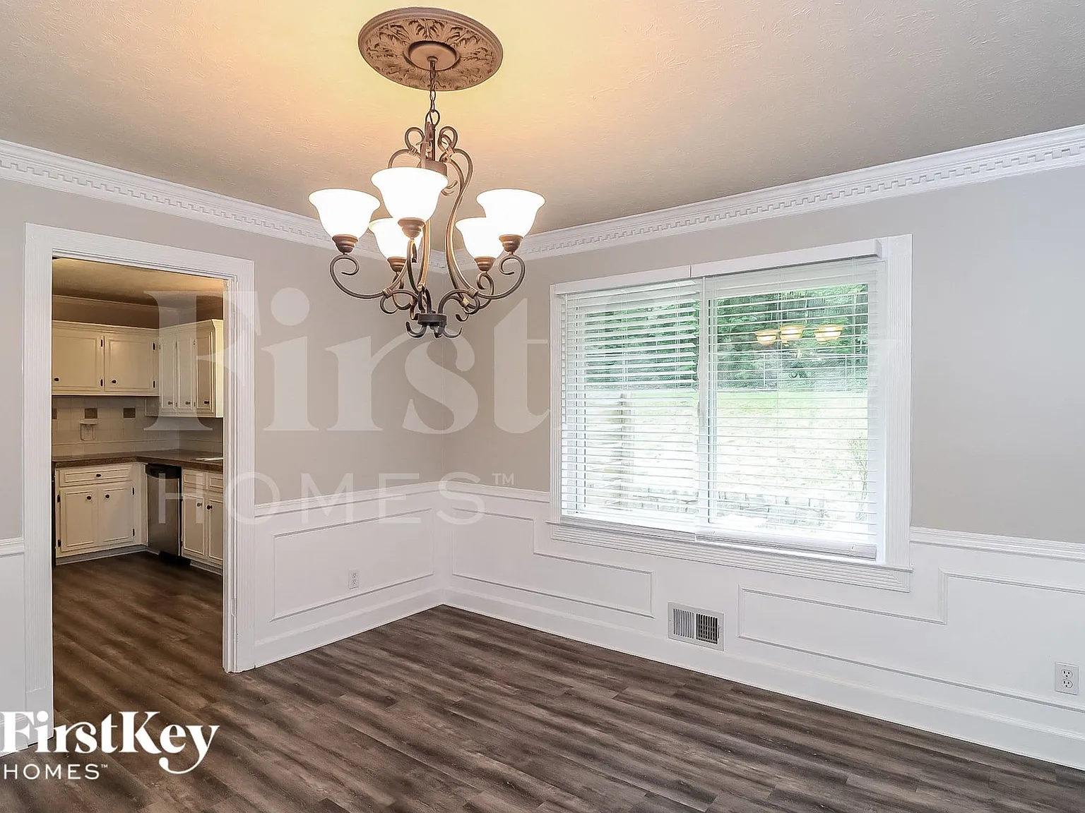 3 bed, 3.0 bath, 2443 sqft, $2,900 — Photo 4