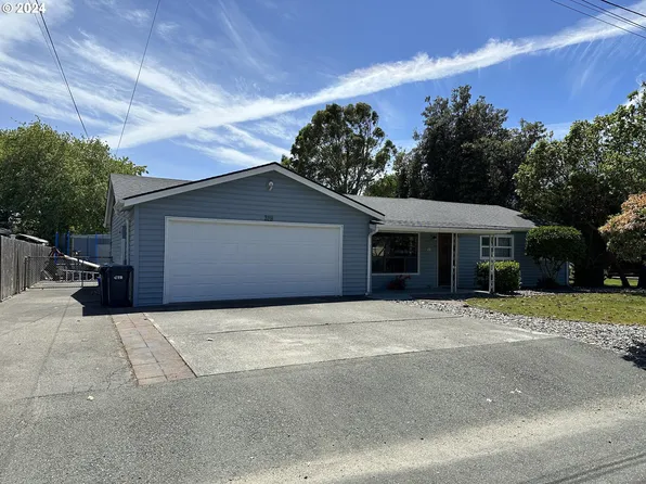 319 Railroad St, Brookings, OR 97415