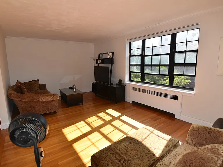 94 Marion St #5 — Photo 1