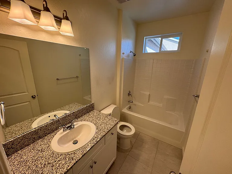 224 W Kimball Ave — Photo 8