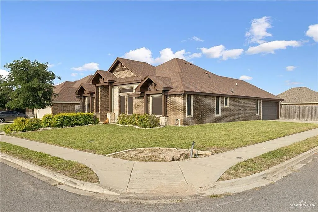 3 bed, 2.5 bath, 1840 sqft, $2,100 — Photo 2